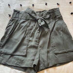 H&M High Waist Olive Green Women's Shorts